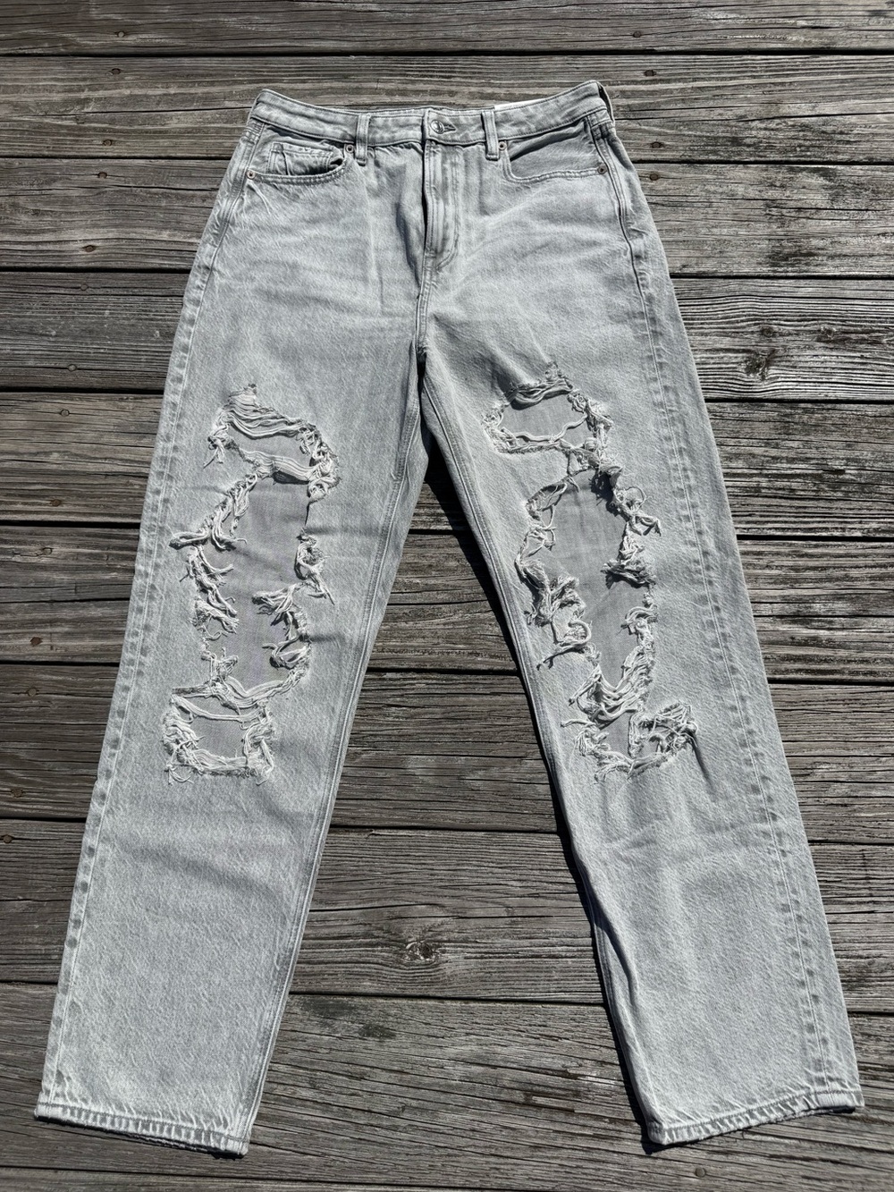 American Eagle High Rise Haze Grey Ripped Mom Straight Jeans (Long)